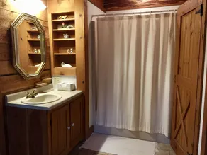 Large Log Cabin On 12 Private Acres With Fishing Pond Near Mohican State Park - Image 4