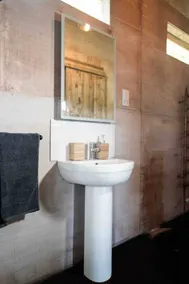 Lower Coombe Royal- Orchard Lodge with Hot Tub - Image 3
