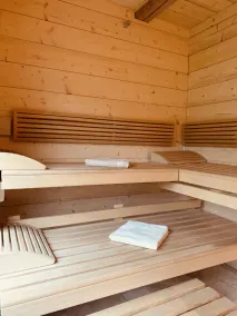 Cottage on the lake with sauna and whirlpool - Image 2
