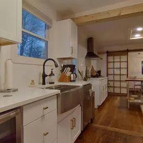 Modern Farmhouse 3br + full basement - Image 5