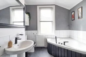 Captivating 2Bed House in Southend Pet Friendly! - Image 3
