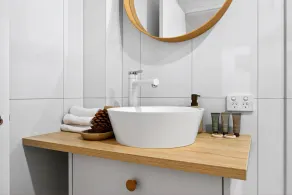 Bright 2-Bed Unit Near Scarborough Beach - Image 2