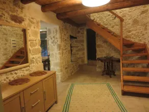 Villa with character and beautiful garden close to Rethymno - Image 3