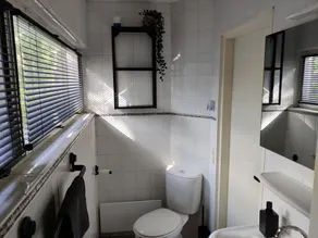 Maison de forêt chaleureuse avec jacuzzi et beaucoup d'intimité - Image 3