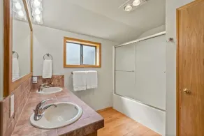 Sharc, AC, Bikes, Hot Tub, One level, Pet friendly - Image 4