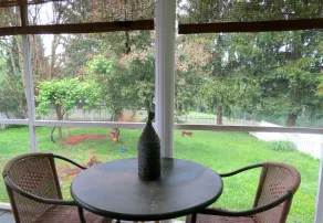 The Homestead, Nine Pines Farm - Fisker Pond og Stier - Image 5