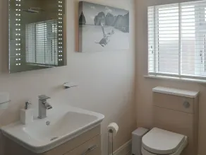 3 bedroom accommodation in Amble - Image 3
