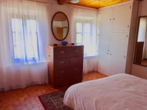 Encantadora casa de campo convertida junto al bosque, piscina privada, excelentes vistas - Image 4