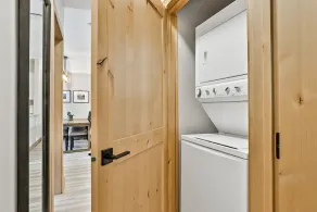 Luxury Condo - Newly Renovated and New Furniture - Outdoor Pool - Mountain Views - Image 2