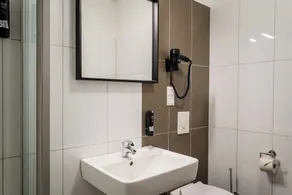 Apartmenthaus Berlin Neukölln - Image 4