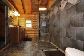 Berghaus mit Blick auf den See, Whirlpool, Sauna, privater Seezugang - Image 4