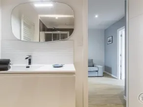 Modern house near beach with WiFi and parking - Image 4