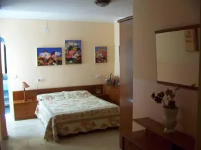 Vacker villa på 200m2 20 minuter från Sevilla, 8 personer, 1200m2 trädgård, wifi. - Image 2