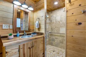 New hot tub, beautiful views, secluded and quiet - Image 4