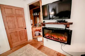 Lazy Equirrel Cabin - Image 3