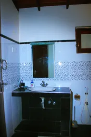 Bleiben Sie dem antiken Kotte in einem luxuriösen Zuhause näher - Image 4