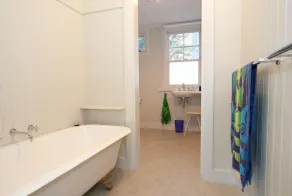 Tyrone - Charming Flinders Cottage - Image 2