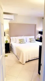 Modern Barbados lägenhet med WIFI, gå ut till poolen, steg från STRAND - Image 2