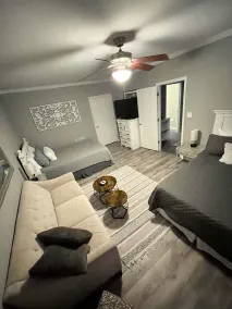 Private Basement Apartment - Image 4