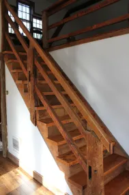 Cool Barn renovation with views. 5 mins to hikes, restaurants, fishing and more! - Image 2