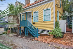 2-Story Carriage House on Forsyth Park! - Image 5
