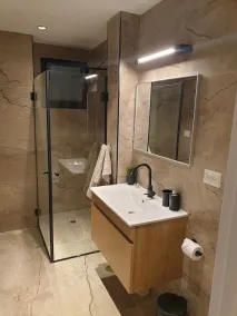 Luxurious rooftop 2 bedrooms+terrace apartment suitable for a couples / families - Image 3