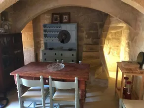 Ferme unique avec piscine et jacuzzi - Image 3
