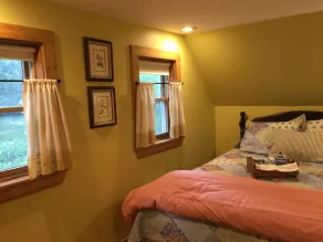 Sweetgrass Cottage, Ovid: Walk to Sheldrake Point Winery, Beach and Boat Launch - Image 4