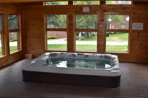 Trail Creek pool / sauna / jacuzzi King, Queen 2 Full Baths Renoveret to niveaus enhed - Image 3
