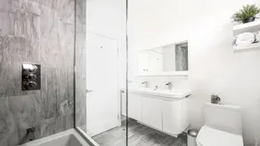 Die eleganten und komfortablen brandneue 2 BETT- 2 BATH - Image 5