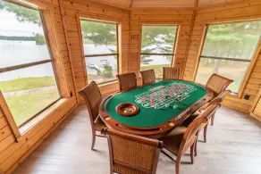 Spacious Family Getaway with Pontoon - Image 2