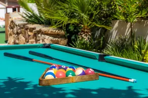 Appartement proche de la plage avec accès à une piscine, terrasse privée, climatisation et Wi-Fi - Image 3
