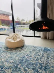 LUXE Poolside living, in the heart of Flinders - Image 4