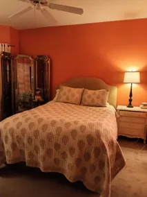 Comfortable Townhome in park like setting. Close to everything! - Image 2
