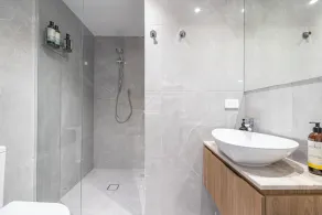 Oceanus oasis at Bokarina Beach -stunning modern coastal apartment - Image 4