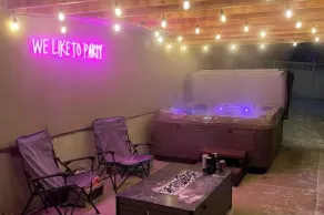 Ski Retreat with Hot Tub & 360 Views of SLC from 5bd 4ba in Draper, 100% 5 Stars - Image 3