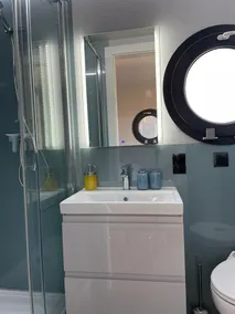 Houseboat Schwanennest con vista lago, terrazza privata e Wi-Fi - Image 4
