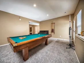 Luxury Home with Entertainment Room & Pool Table - Image 3