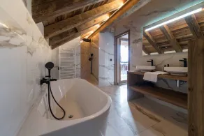 Luxurious chalet with indoor pool, sauna, and home cinema - Image 3