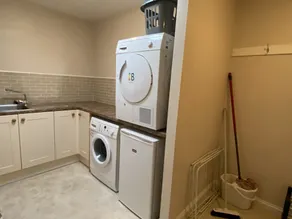 Rummelig 2 sengs hytte i landlige omgivelser. Enkelt etage, børnevenlig - Image 3