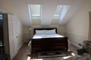 Woodside Retreat in York - Image 5