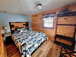 Cozy Adirondack Retreat sleeps 5, 3 miles to Gore skiing, hiking, rafting - Image 4