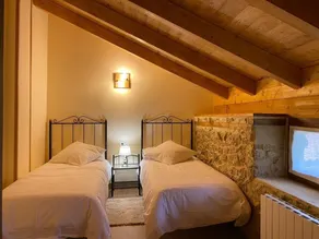 THE WALNUT TREE HOUSE - Image 5