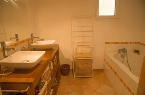 Maison Sans vis à vis au Calme Proche de Toutes Commodités - Image 2