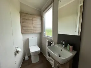 Daisy's Den 3 Bedroom Lodge With large Patio, Hot Tub - Image 2