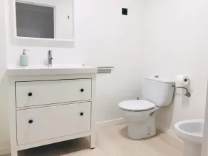 Bright, spacious and comfortable - Image 3