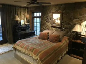 Luxurious, rustic, private vacation home with great view. - Image 2
