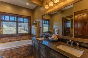 Heritage Lodge at Eagles Nest - Image 3
