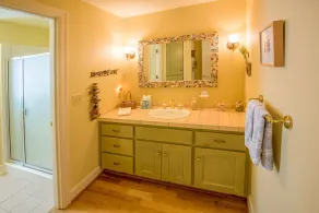 Spectacular Large Oceanfront Home • Panoramic View • Quiet Area • Dog Friendly - Image 4