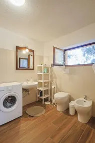 House in the woods with swimming pool. - Image 3